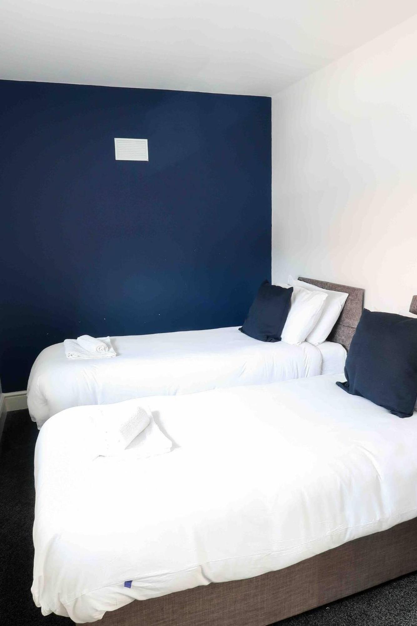 Comfortable And Convenient 3 Bedroom House With Parking Handsworth Dış mekan fotoğraf